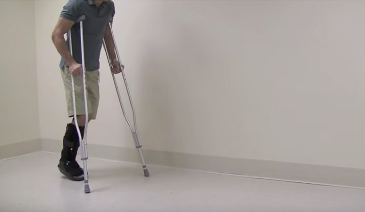 The use of crutches after arthroscopy